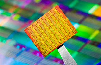 Futuristic Intel Chip - Single Chip Cloud Computer has 48 Intel cores and runs at as low as 25 watts
