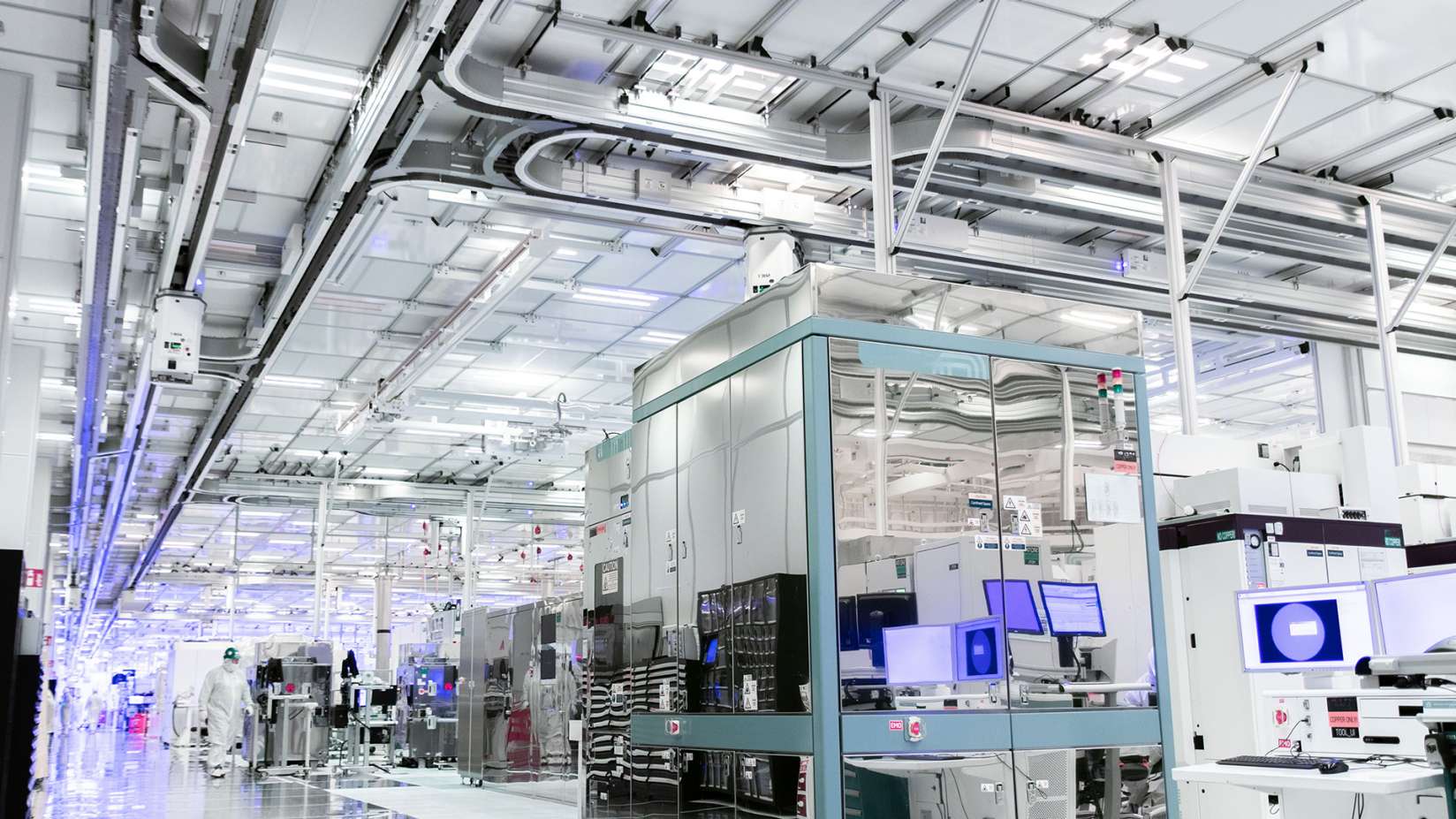 На заводі Intel в Ірландії розгорнуто масове виробництво на базі EUV