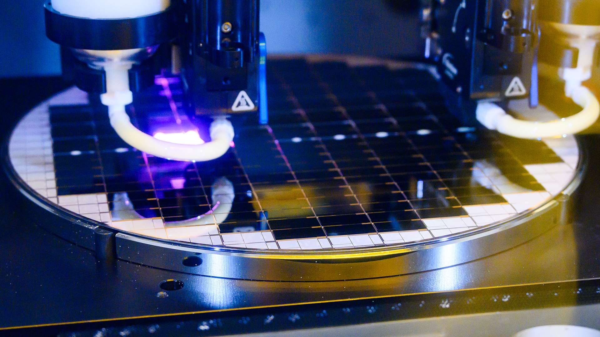 Intel Opens Fab 9 in New Mexico - Electronics Manufacturing News