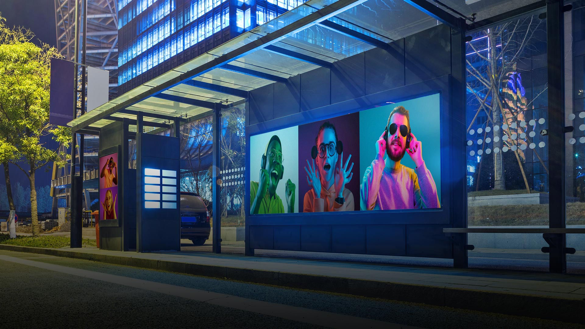 DOOH (Digital Out of Home) Advertising - Intel