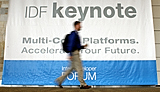 Intel Software Developer Joe Wolf walks past a IDF keynote sign as he heads to Intel CEO Paul S. Otellini's keynote in San Francisco, Calif., on Tuesday, August 23, 2005. (Intel Press Relations)