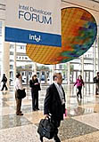 IDF attendees arrive bright and early for the Day One Keynotes at the Intel Developers Forum Fall 2005 at Moscone West on Tuesday, August 23, 2005 in San Francisco, Calif. (Intel Press Relations)