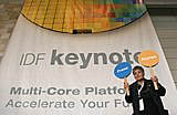 Velma Zabala, cq, of Trade Show Temps, Los Angeles, waits to direct attendees to the Day Two Keynote on Level 3 during the Fall Intel Developers Forum at Moscone West on Wednesday, August 24, 2005 in San Francisco, Calif. (Intel Press Relations)